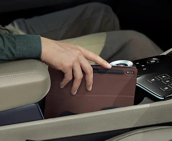 Wireless charging tray